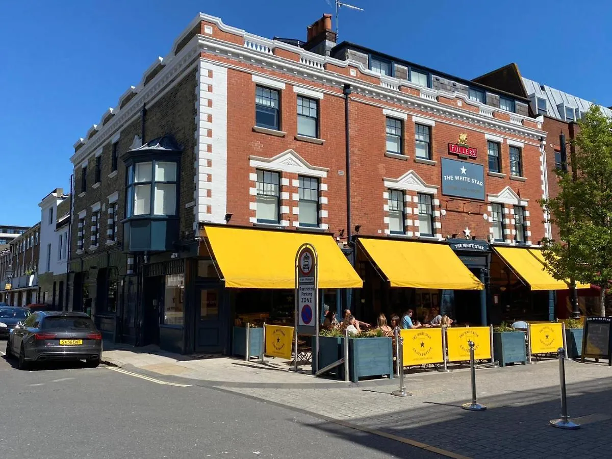 *** Hotel The White Star Tavern Southampton United Kingdom