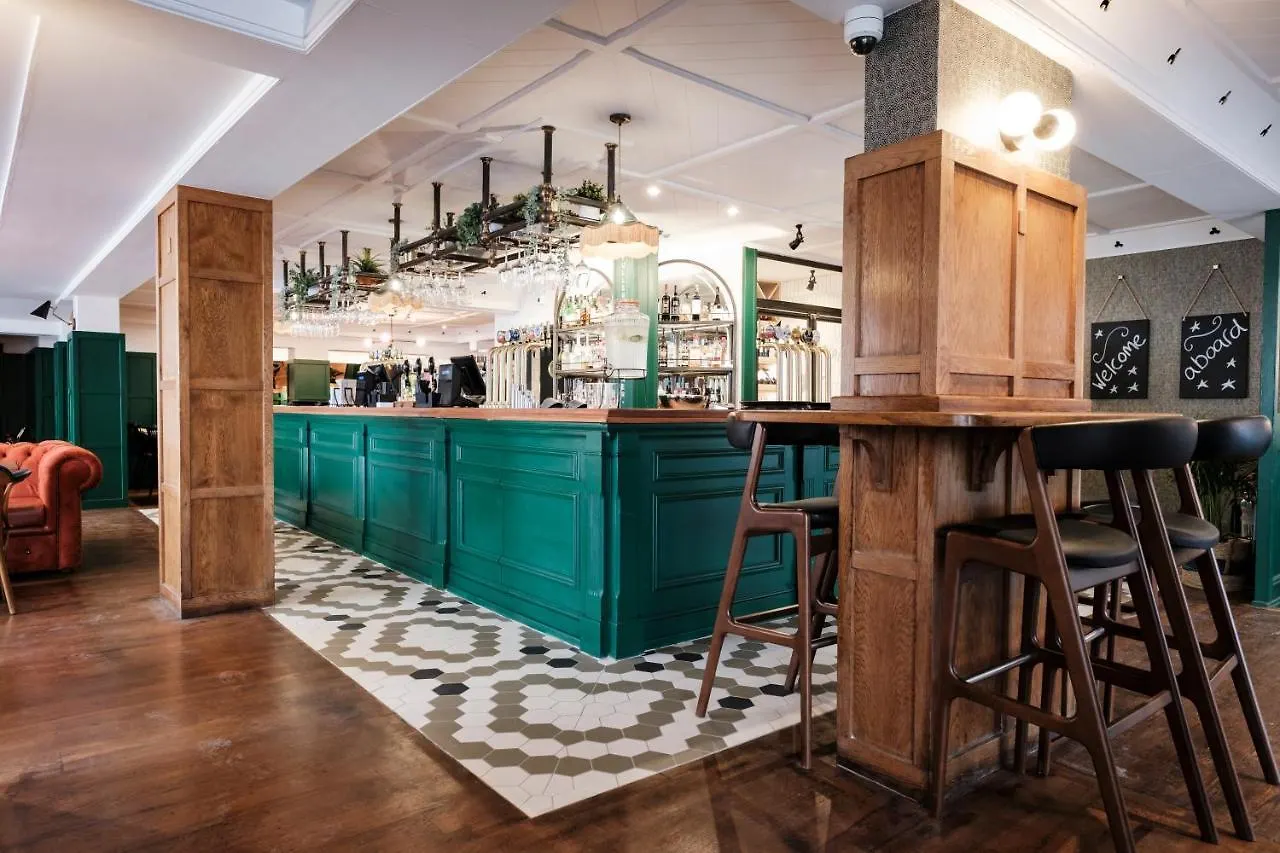 The White Star Tavern Southampton Hotel