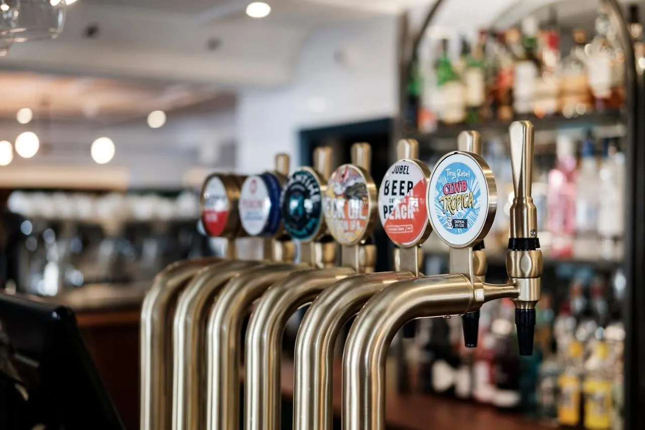 The White Star Tavern Southampton Hotel