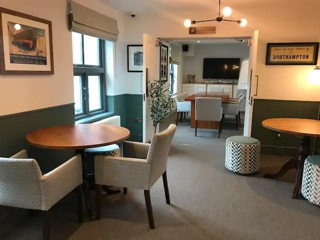 The White Star Tavern Southampton Hotel